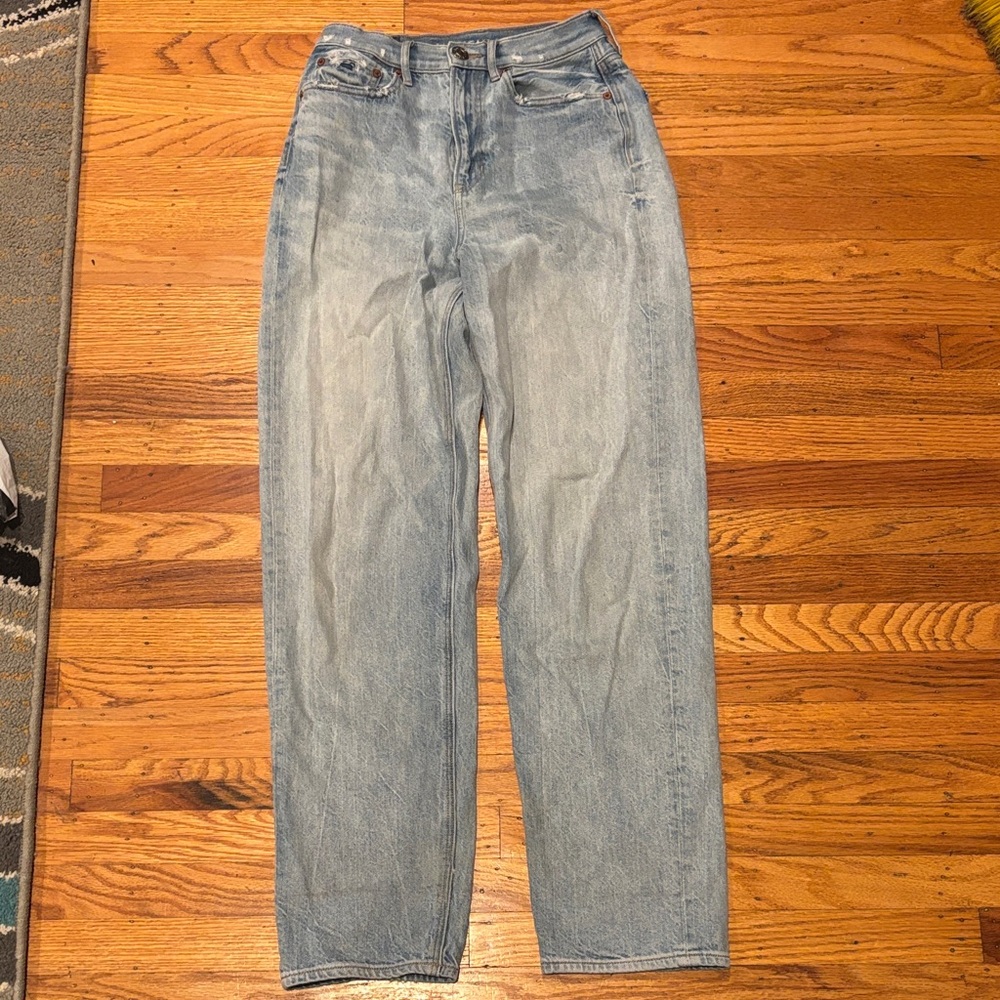 Women’s Light Blue Jeans